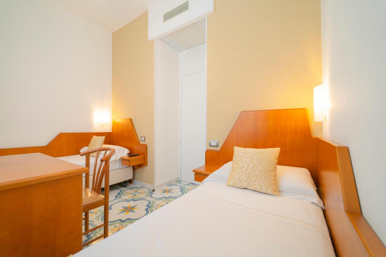 Hotel Residence San Pietro Maiori Exterior foto